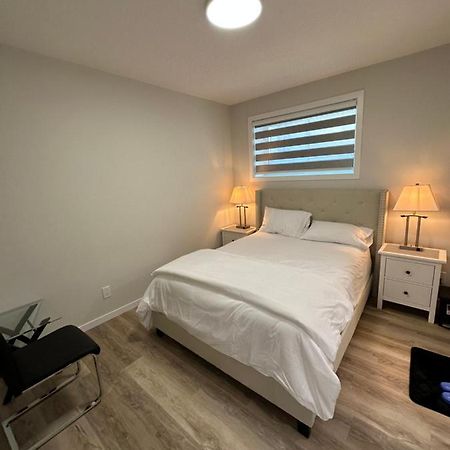 2 Bedroom 2 Washrooms Brand New Beautiful & Cozy Suite Calgary Luaran gambar