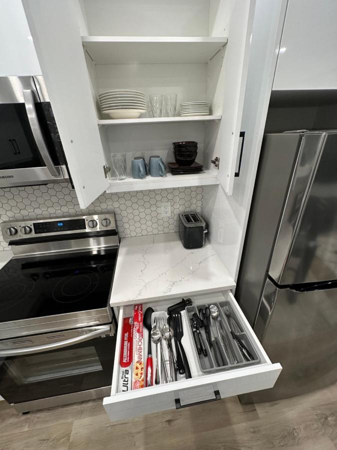 2 Bedroom 2 Washrooms Brand New Beautiful & Cozy Suite Calgary Luaran gambar
